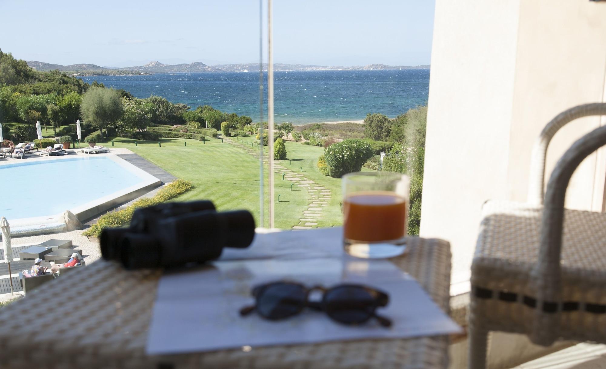 L'Ea Bianca Luxury Resort Baja Sardinia Exteriör bild
