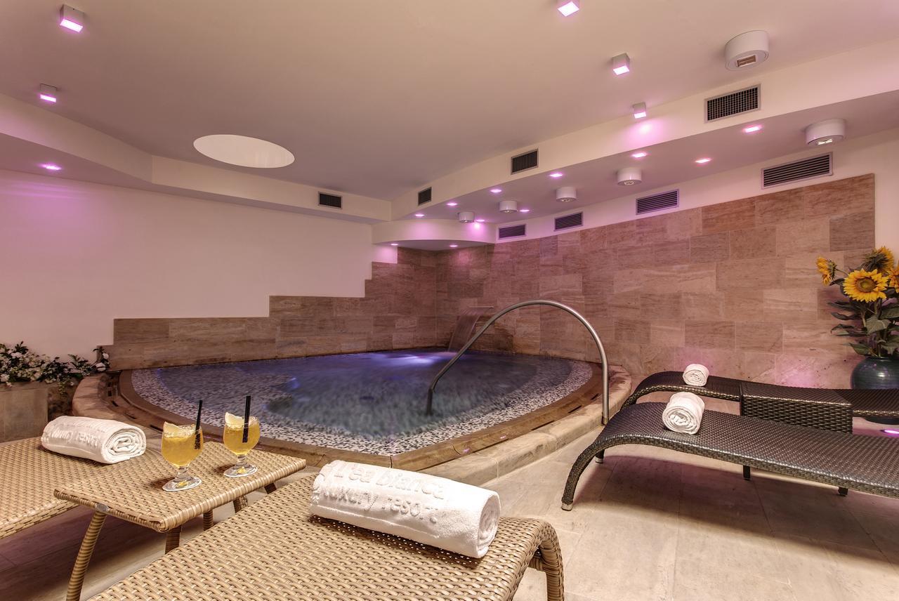 L'Ea Bianca Luxury Resort Baja Sardinia Exteriör bild
